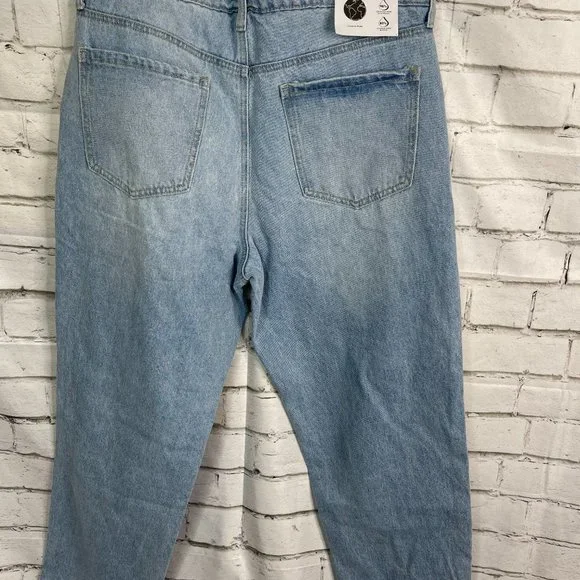 bp Be Responsible High-Rise Mom Button Fly Jeans Size 33 Blue Light Wash - Picture 3 of 5